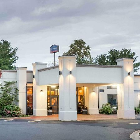 Howard Johnson By Wyndham Bartonsville/Poconos Area Exterior foto