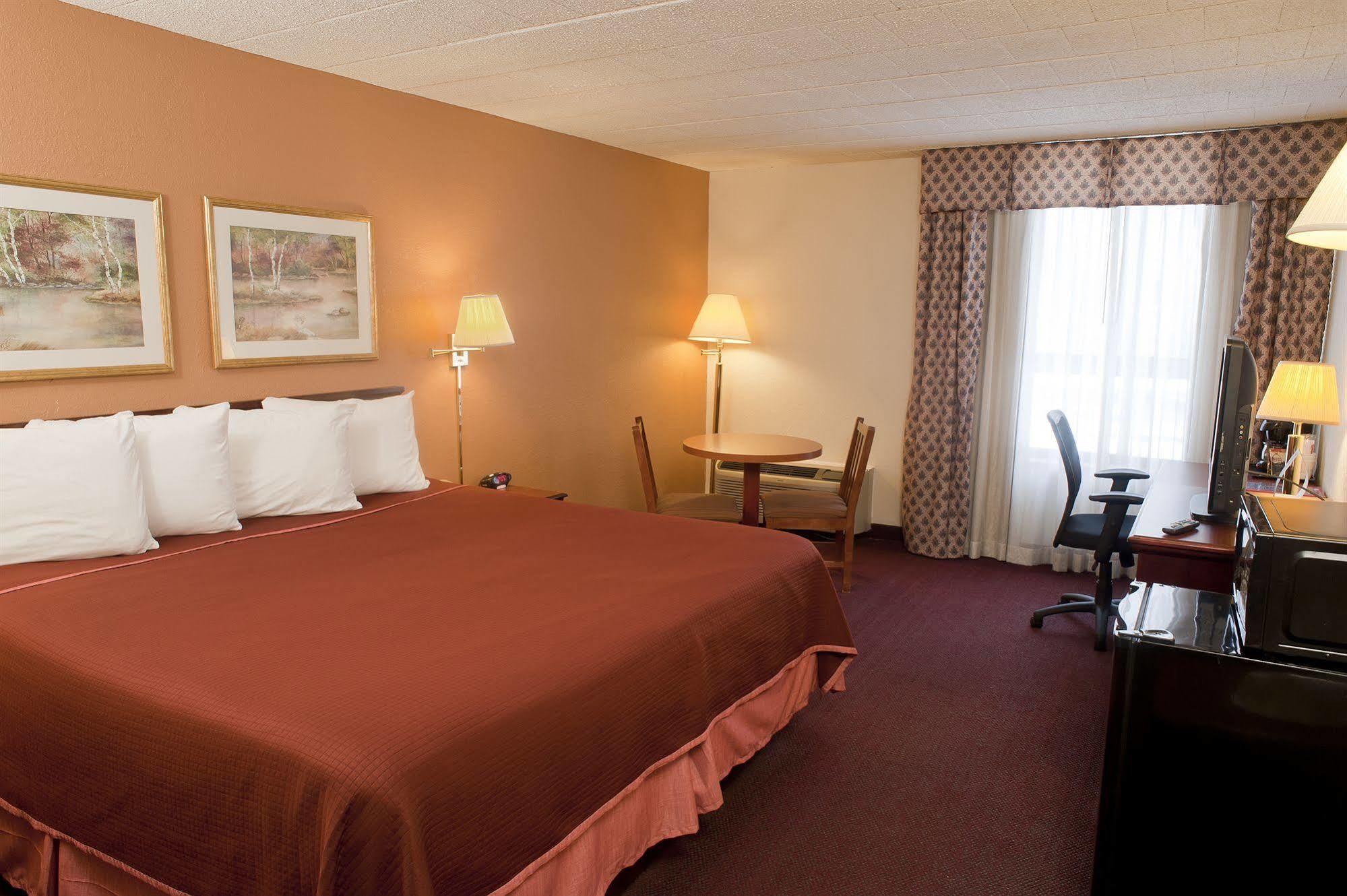 Howard Johnson By Wyndham Bartonsville/Poconos Area Exterior foto