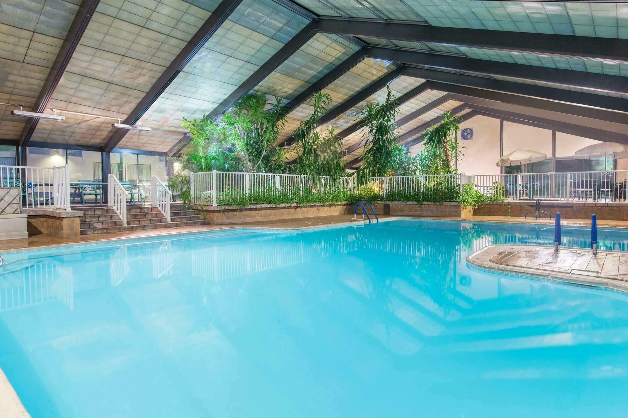 Howard Johnson By Wyndham Bartonsville/Poconos Area Exterior foto